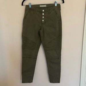 Olive Jeans